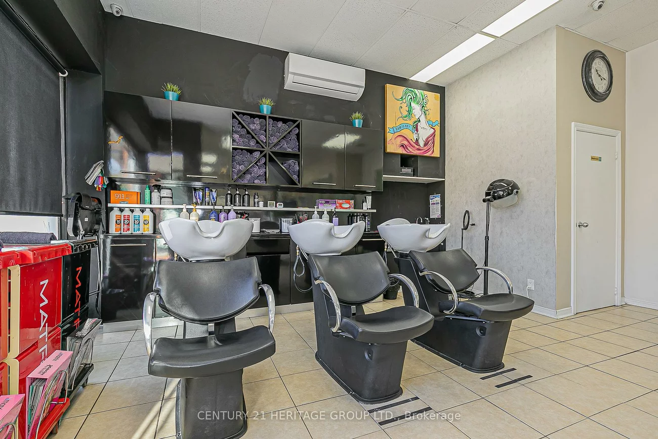 90, Main, Central Newmarket, Newmarket