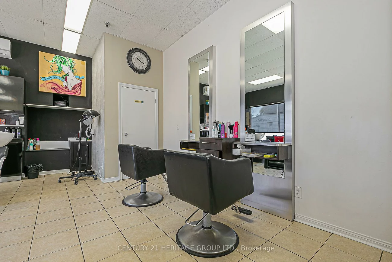 90, Main, Central Newmarket, Newmarket