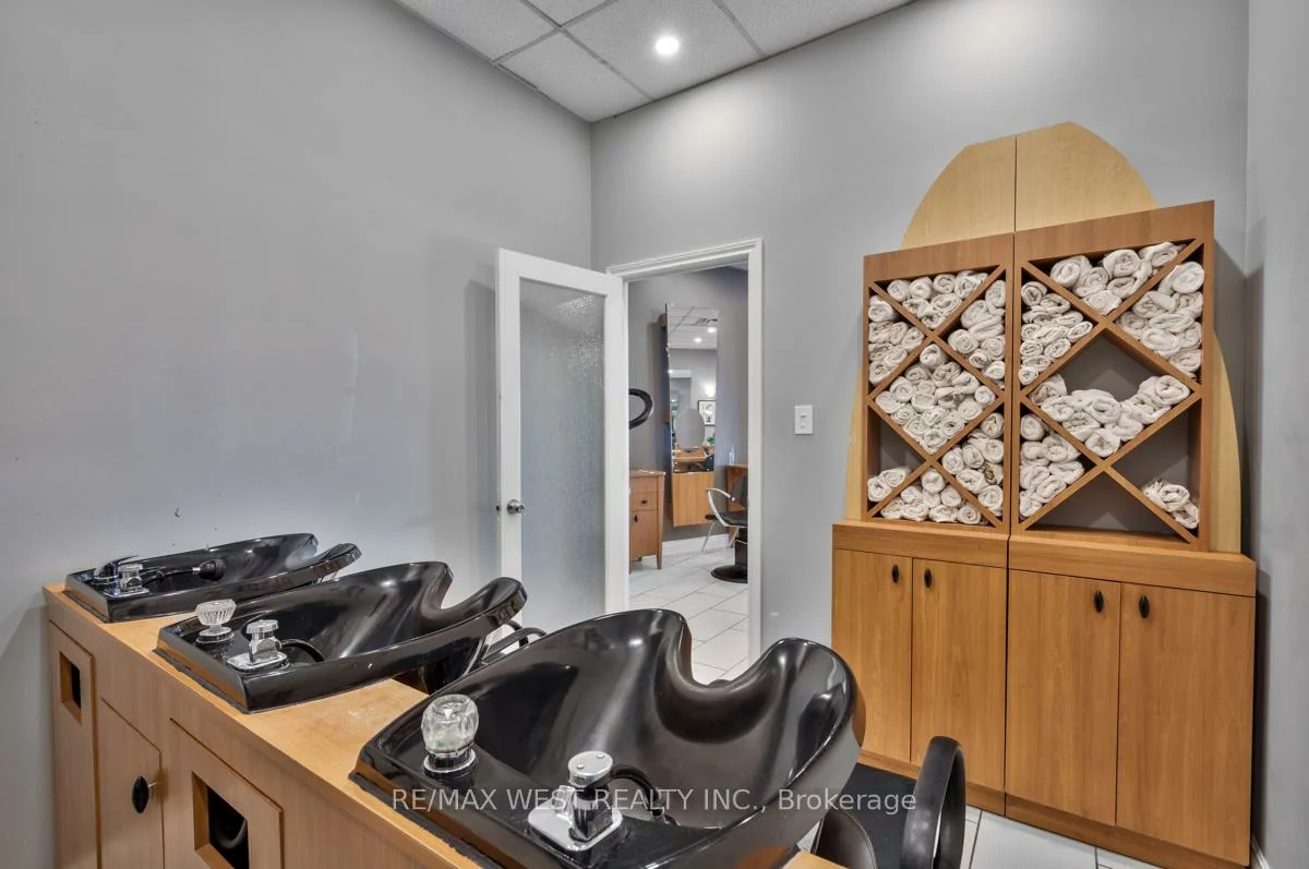 1065, Davis, Huron Heights-Leslie Valley, Newmarket