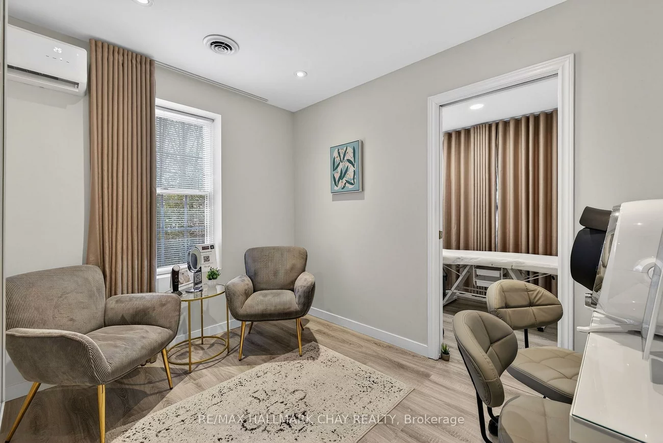 227, Eagle, Central Newmarket, Newmarket