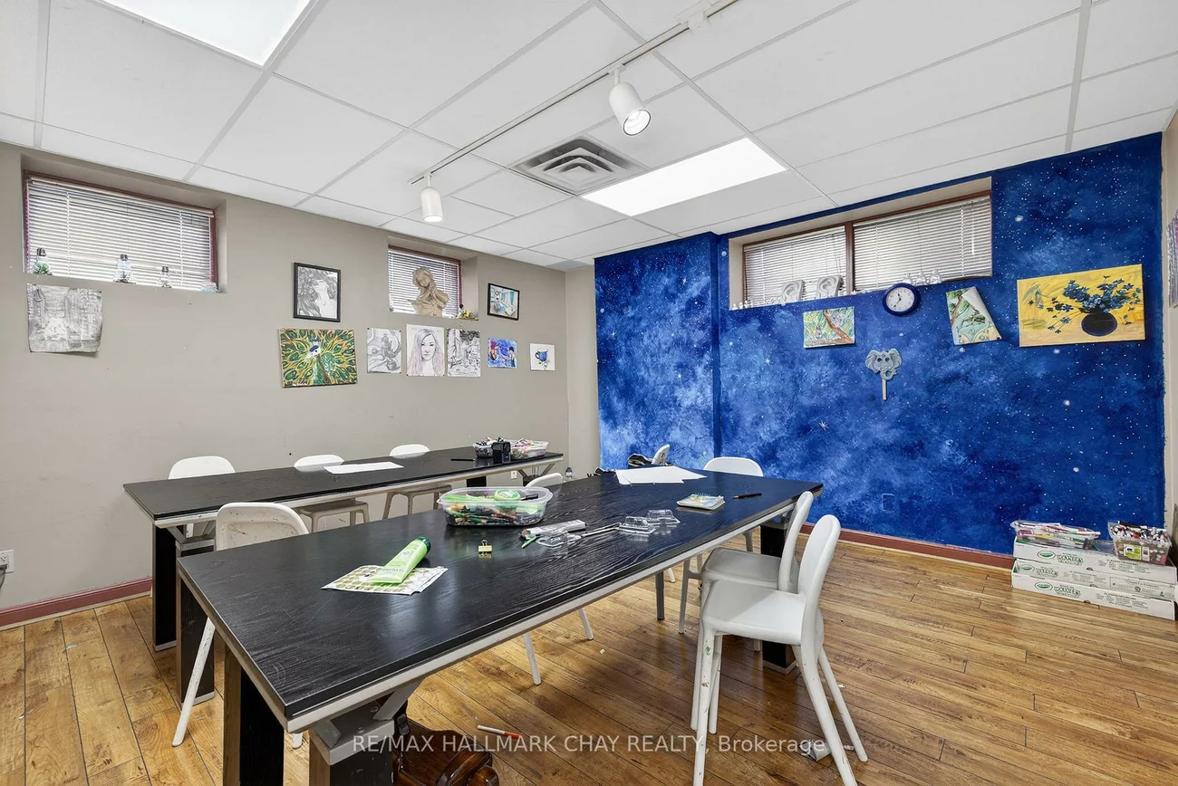 227, Eagle, Central Newmarket, Newmarket