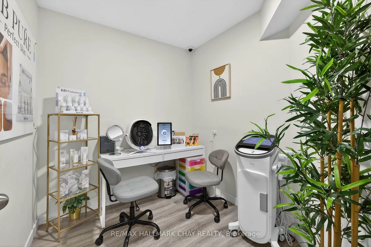 227, Eagle, Central Newmarket, Newmarket