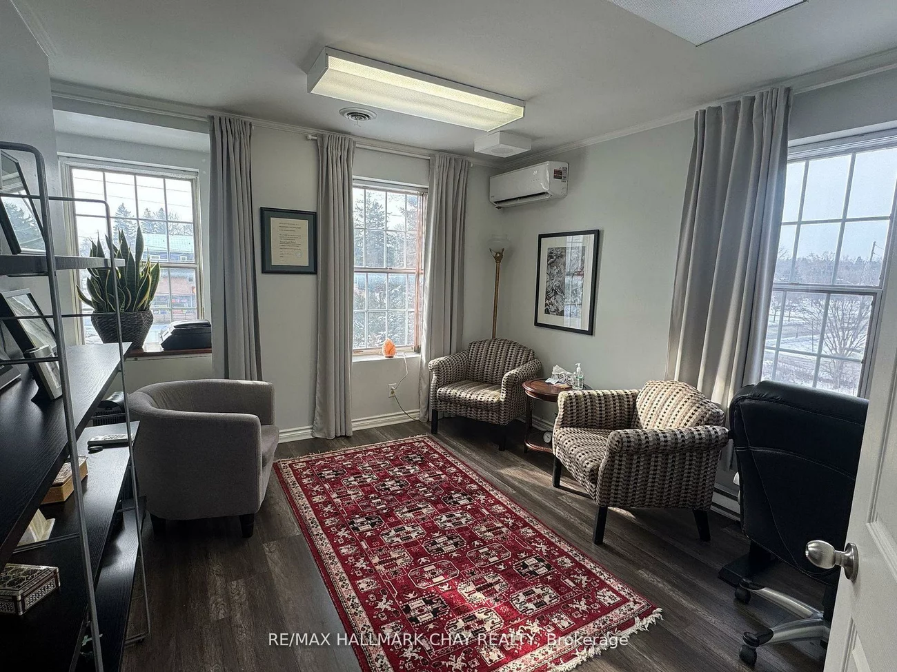 227, Eagle, Central Newmarket, Newmarket