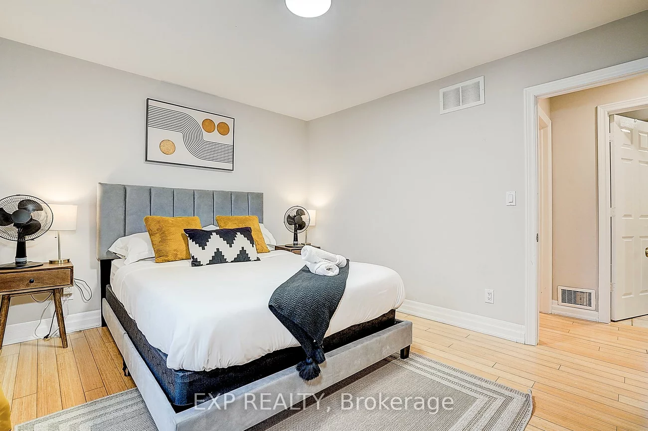 12, Vincent, Bristol-London, Newmarket