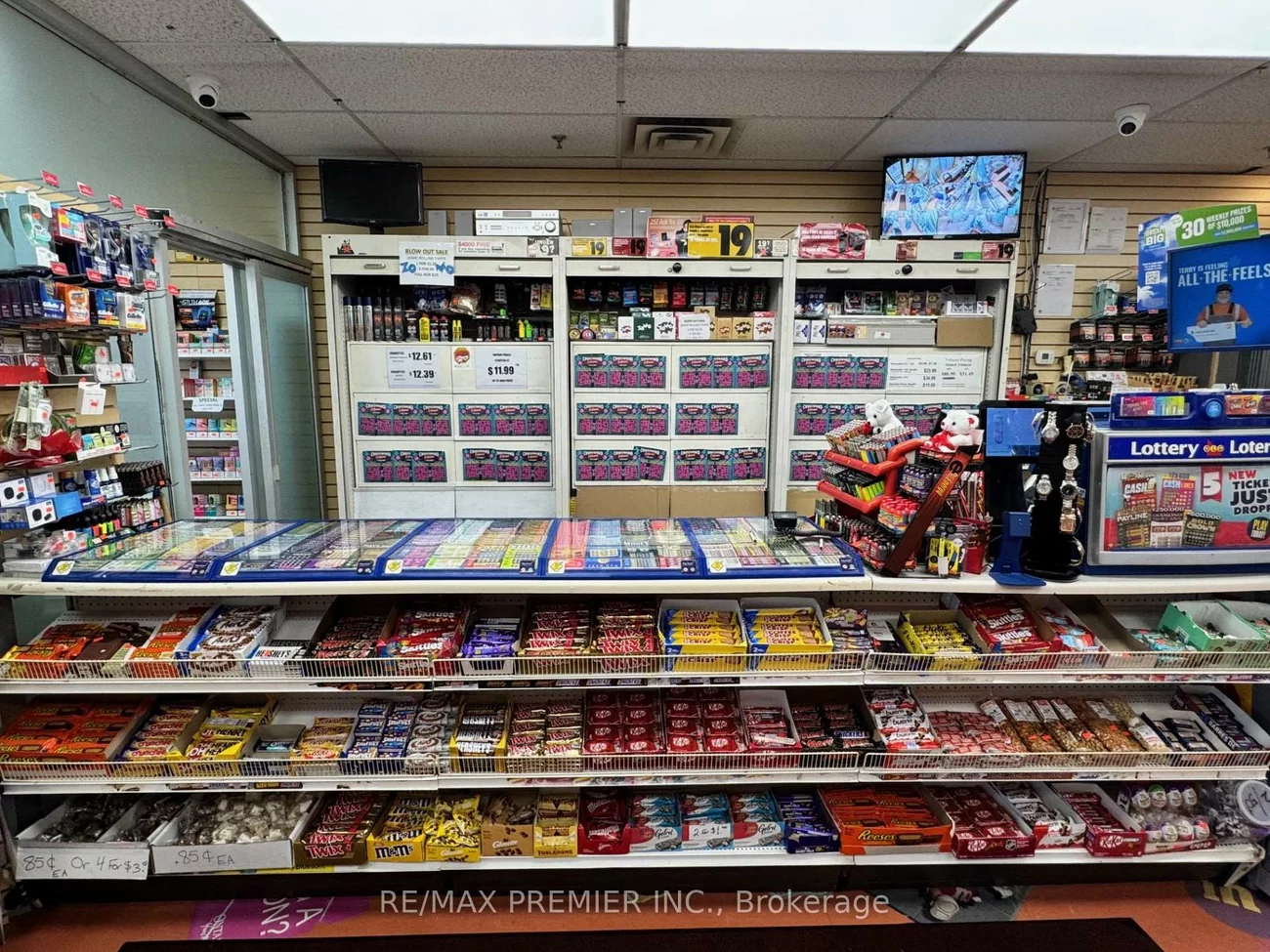 1111, Davis, Central Newmarket, Newmarket