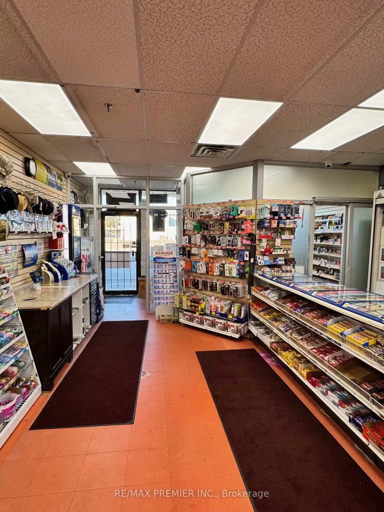 1111, Davis, Central Newmarket, Newmarket