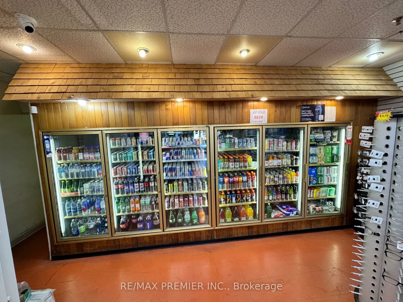 1111, Davis, Central Newmarket, Newmarket