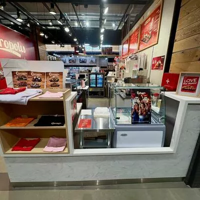 17600, Yonge, Woodland Hill, Newmarket