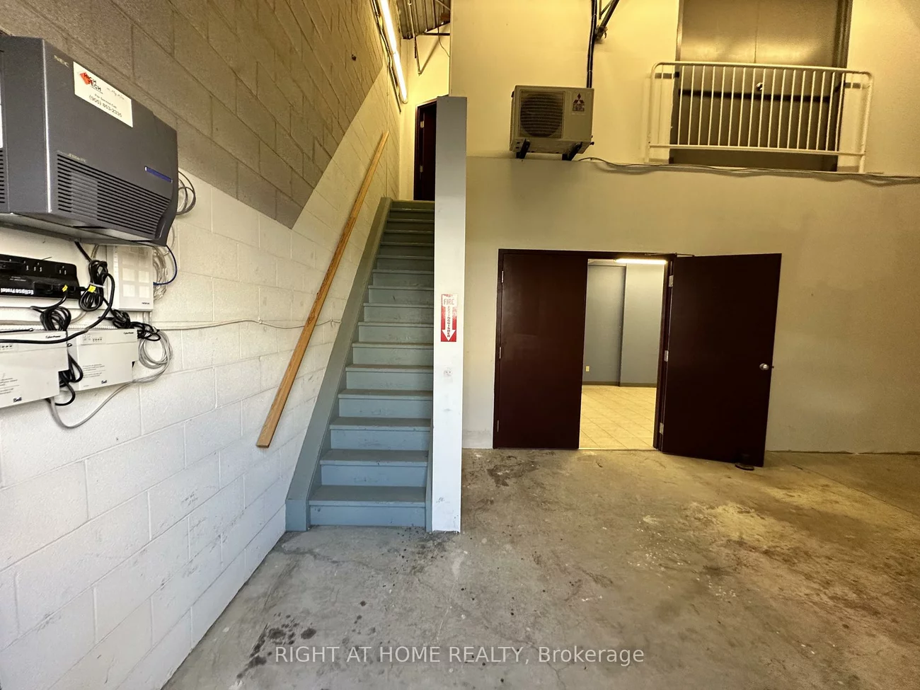 17075, Leslie, Newmarket Industrial Park, Newmarket