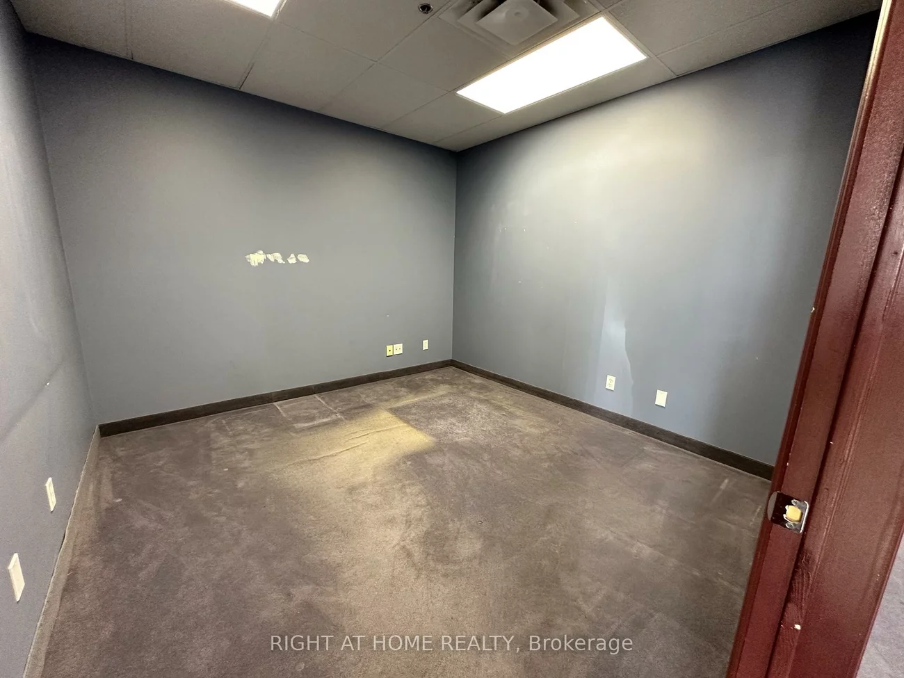 17075, Leslie, Newmarket Industrial Park, Newmarket