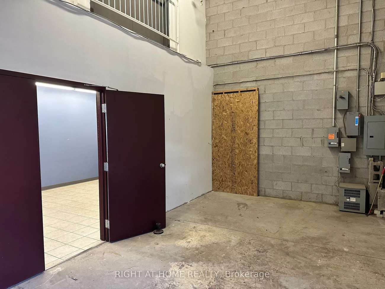 17075, Leslie, Newmarket Industrial Park, Newmarket