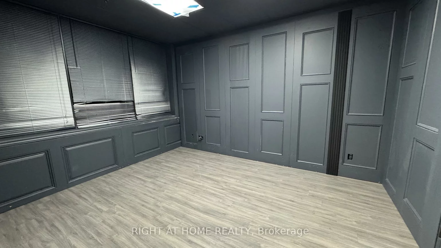 17075, Leslie, Newmarket Industrial Park, Newmarket