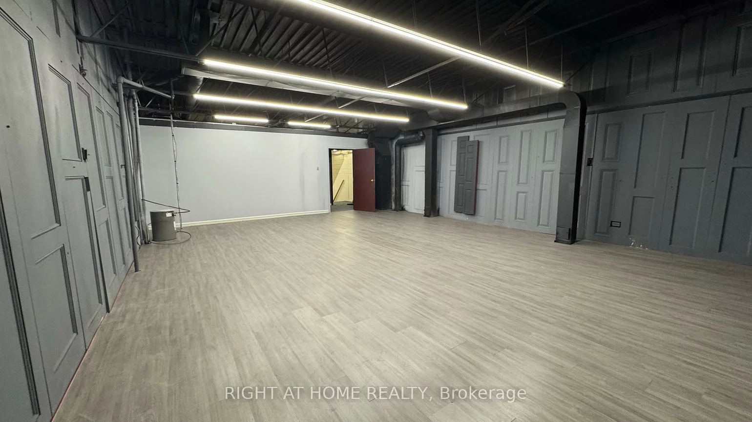 17075, Leslie, Newmarket Industrial Park, Newmarket