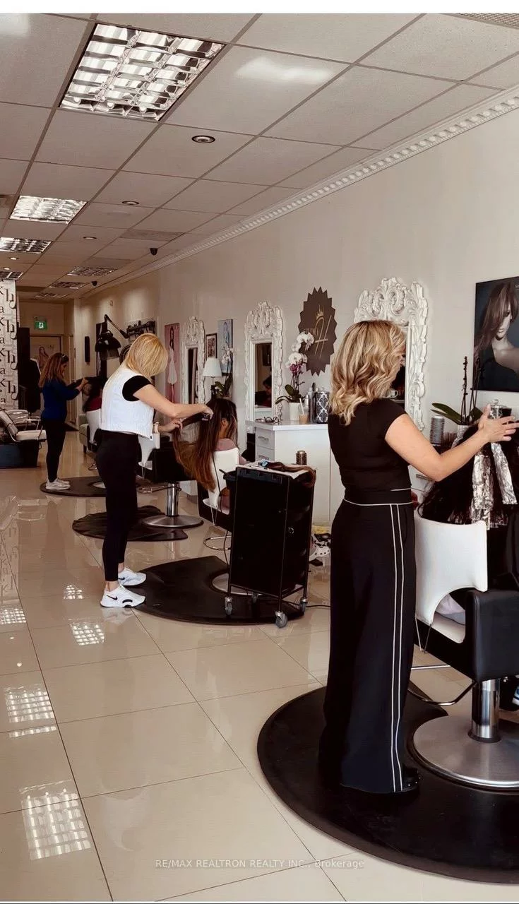 17730, Leslie, Huron Heights-Leslie Valley, Newmarket