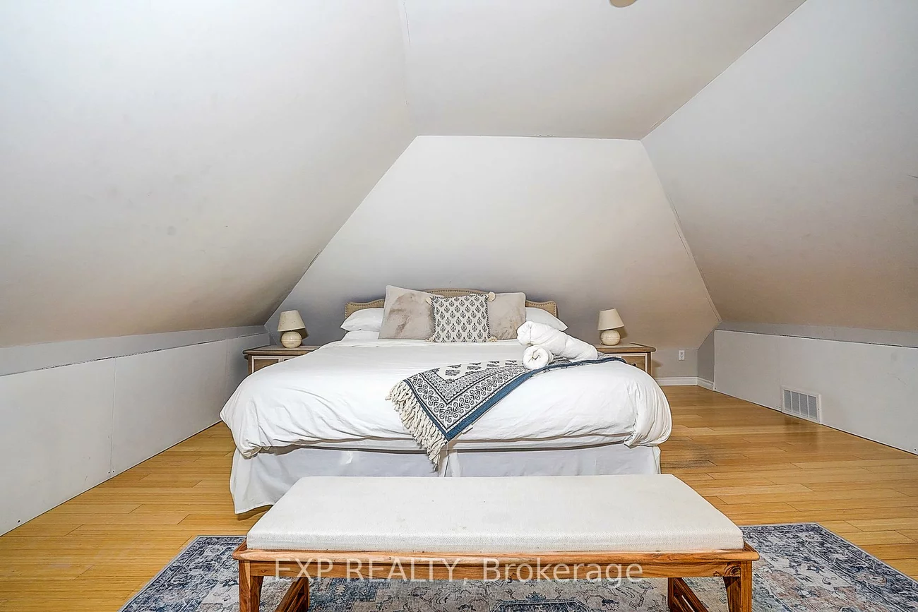 12, Vincent, Bristol-London, Newmarket