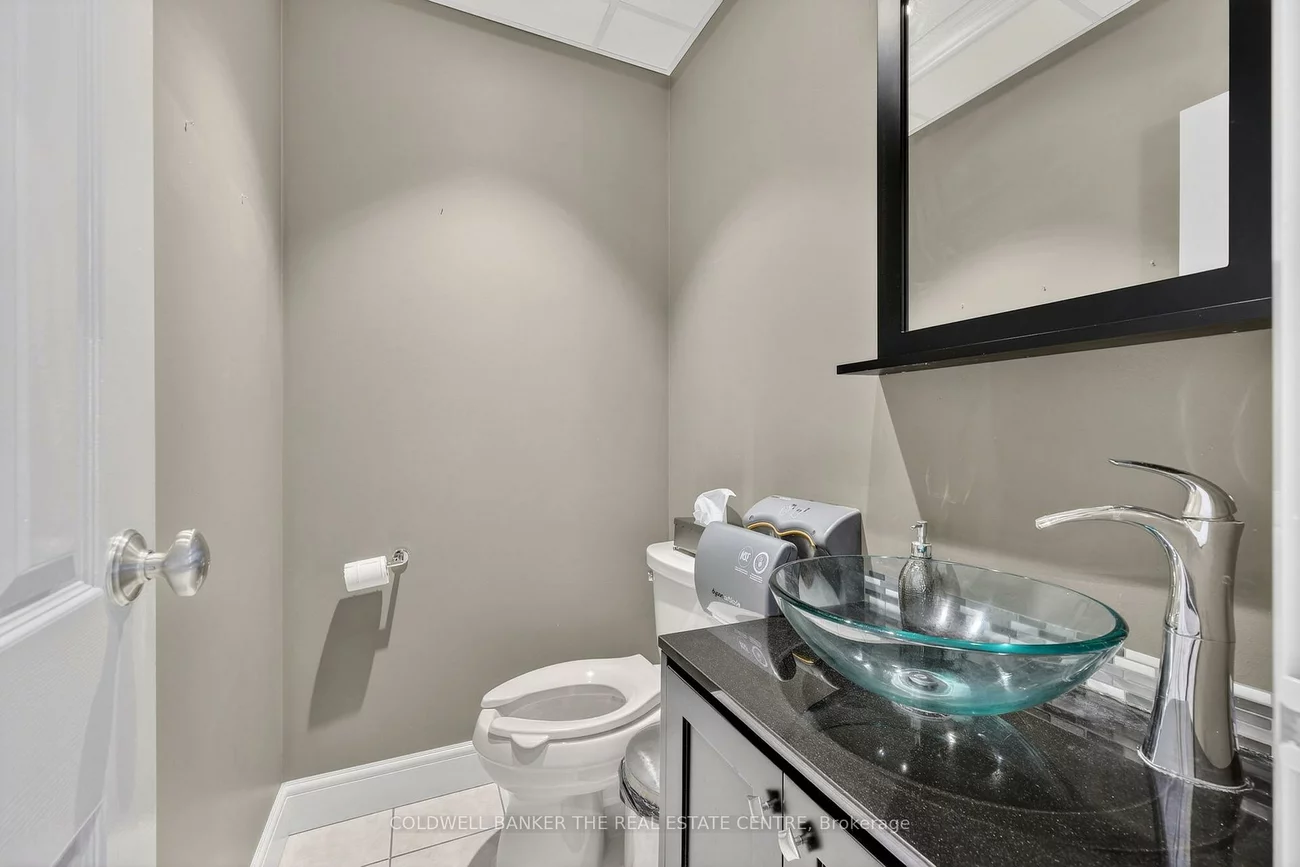 712, Davis, Gorham-College Manor, Newmarket