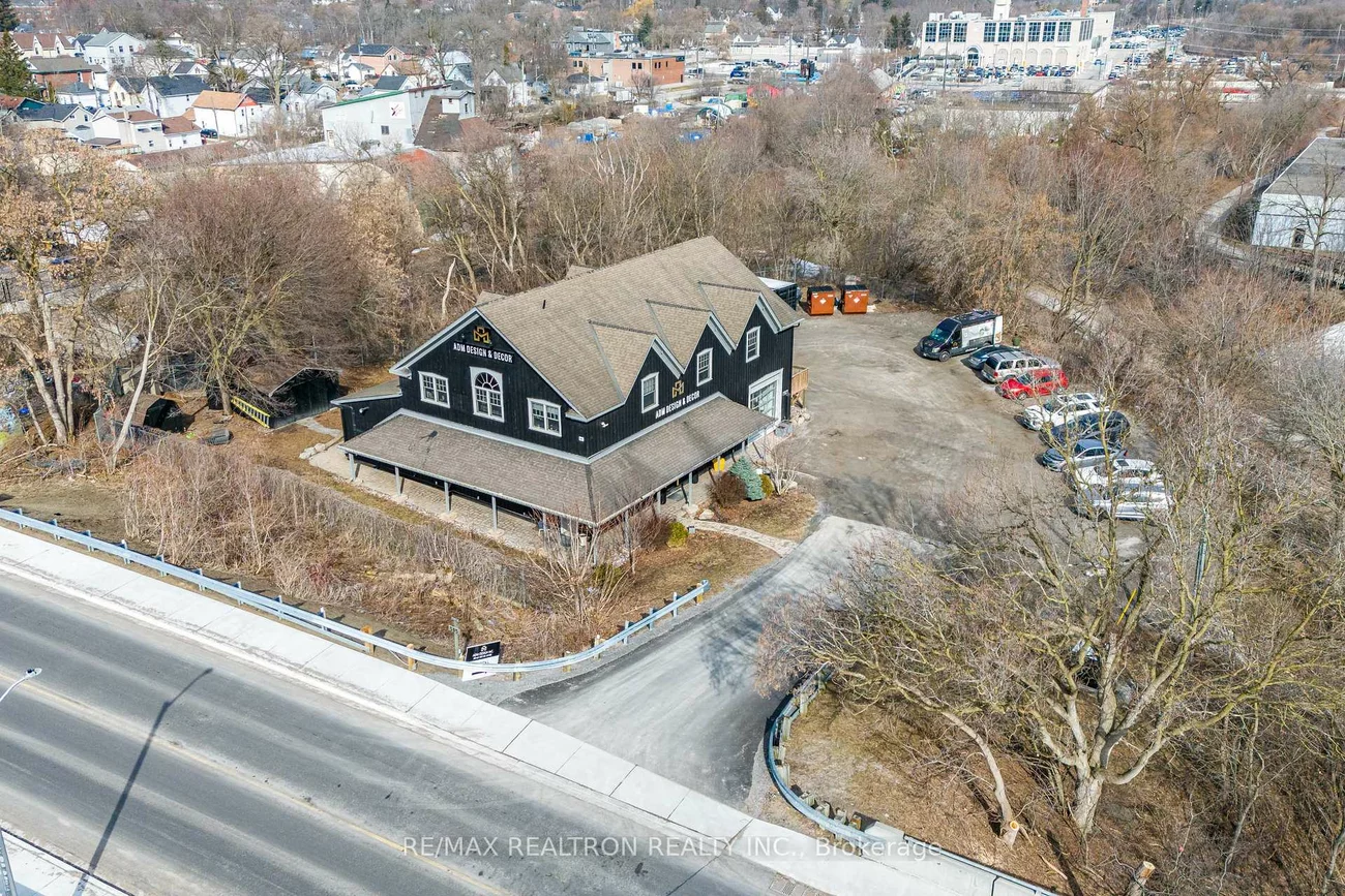 505, Queen, Central Newmarket, Newmarket