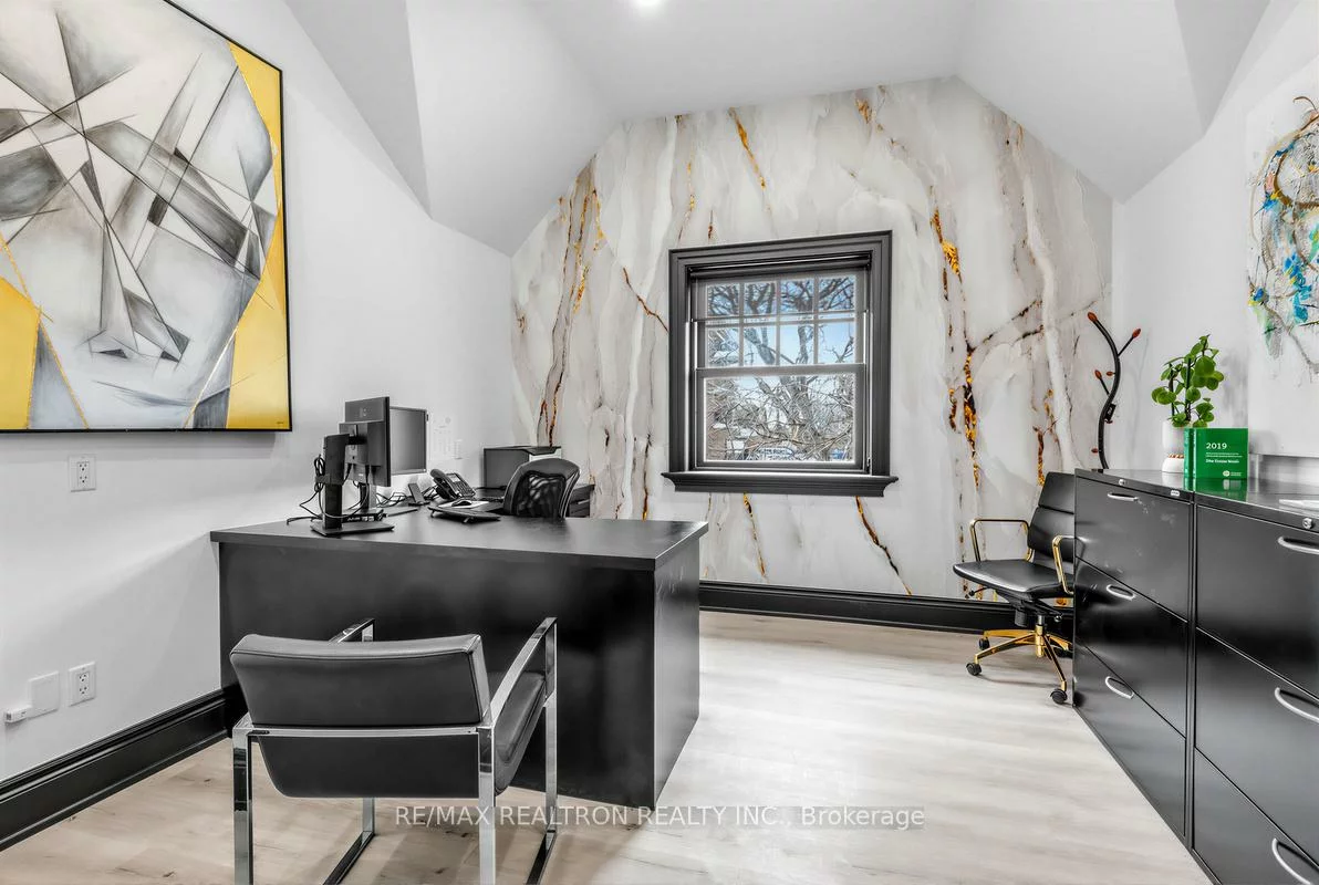 505, Queen, Central Newmarket, Newmarket