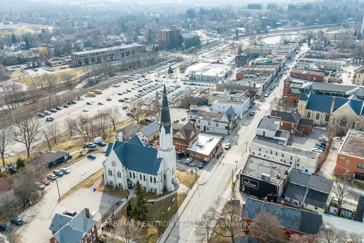 505, Queen, Central Newmarket, Newmarket