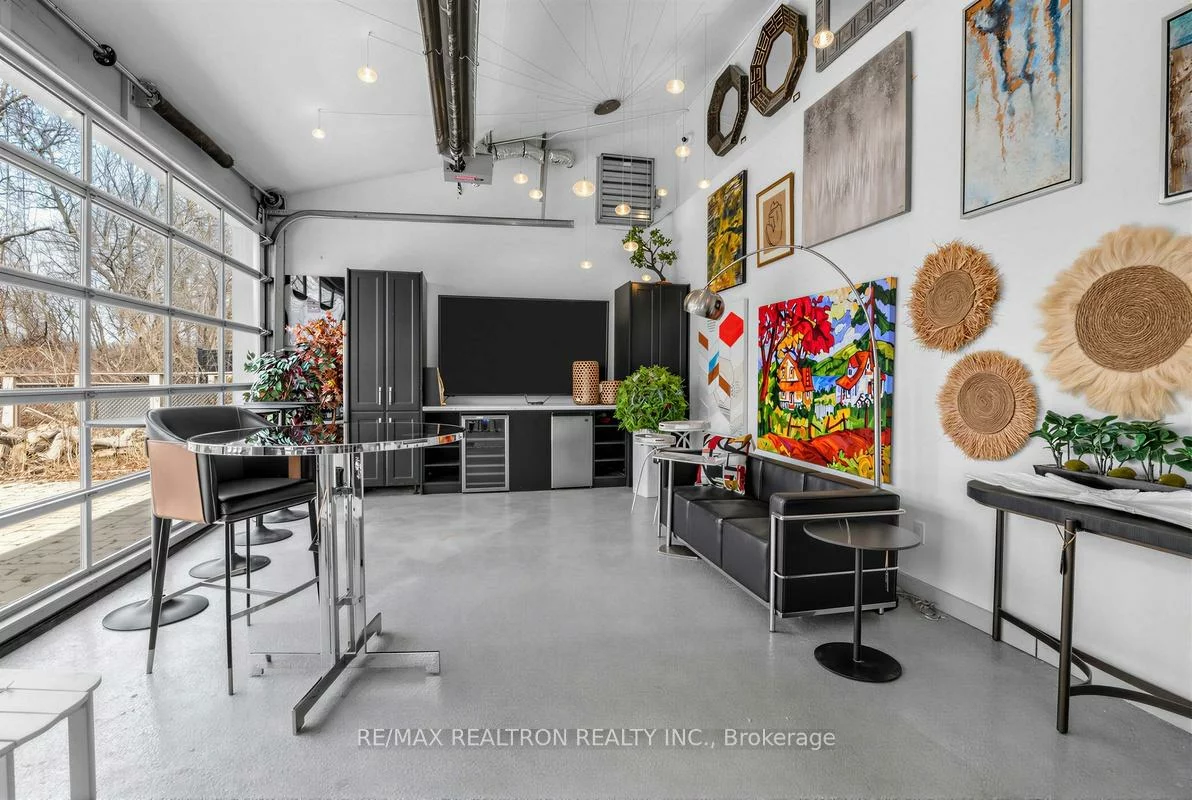 505, Queen, Central Newmarket, Newmarket