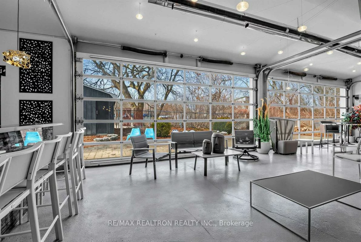 505, Queen, Central Newmarket, Newmarket