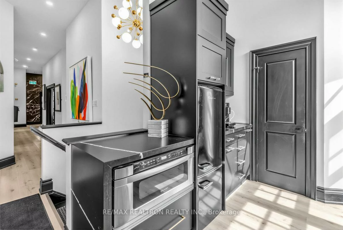 505, Queen, Central Newmarket, Newmarket