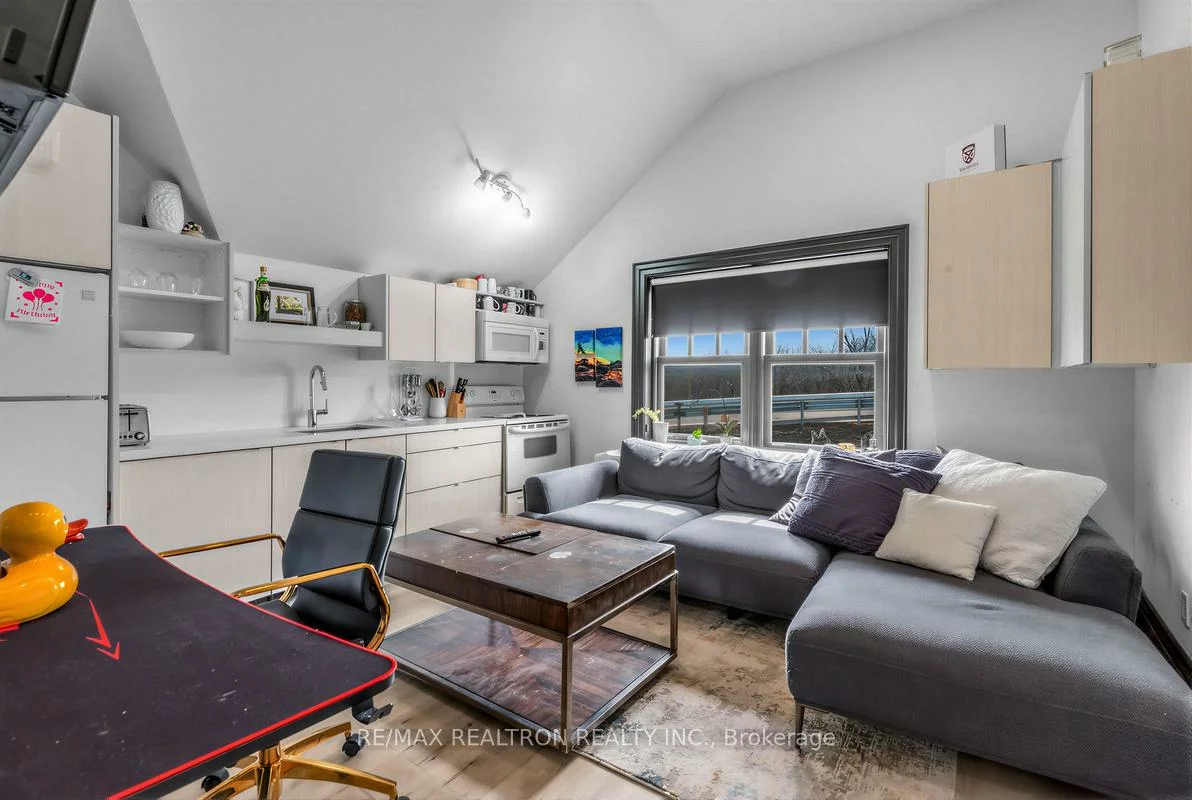 505, Queen, Central Newmarket, Newmarket