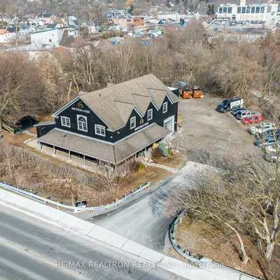 505, Queen, Central Newmarket, Newmarket