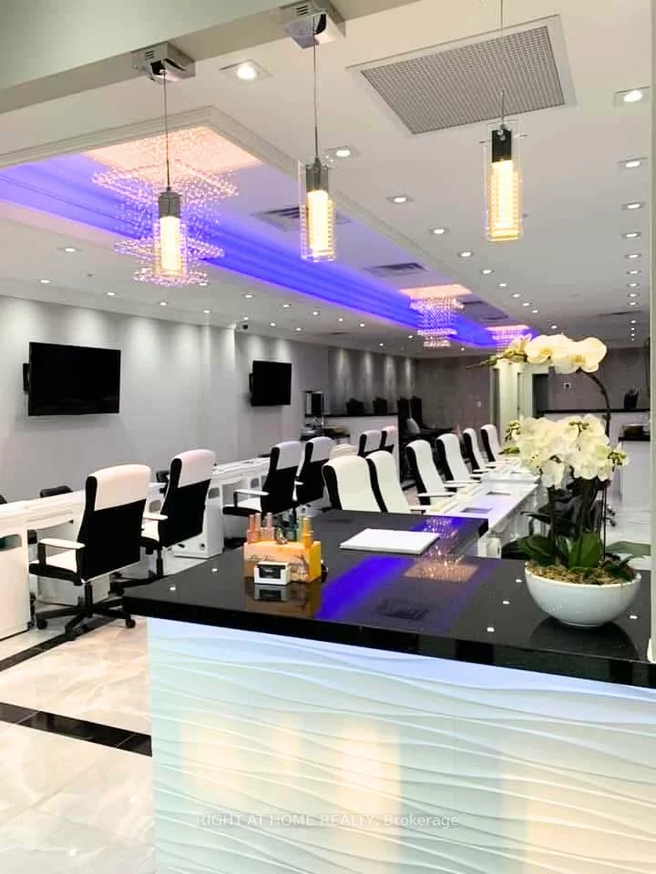 54, Davis, Central Newmarket, Newmarket