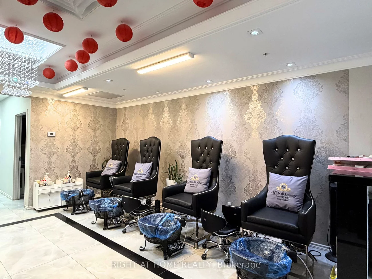 54, Davis, Central Newmarket, Newmarket