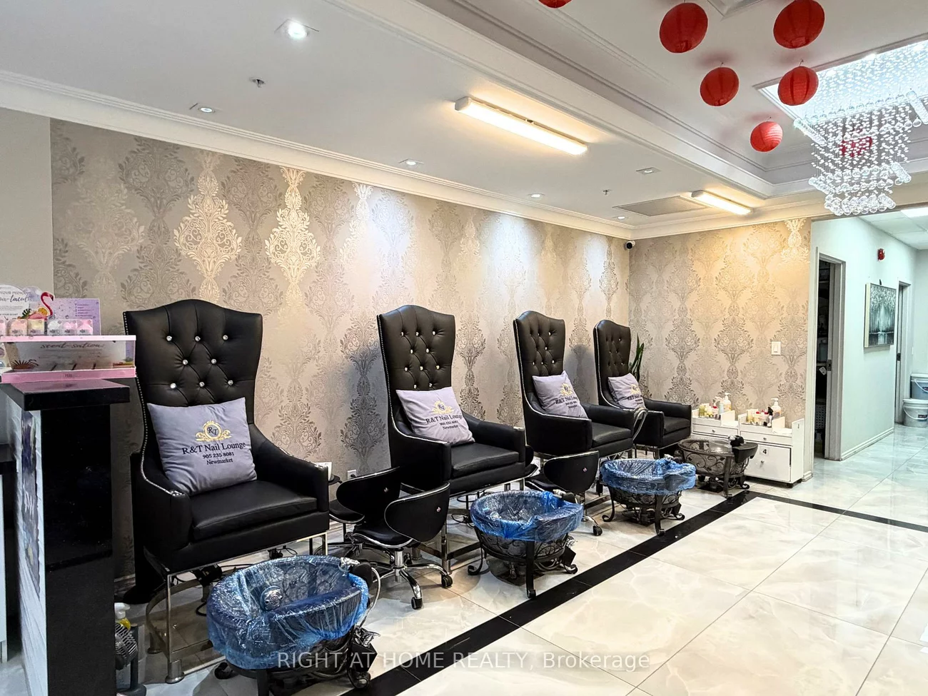 54, Davis, Central Newmarket, Newmarket