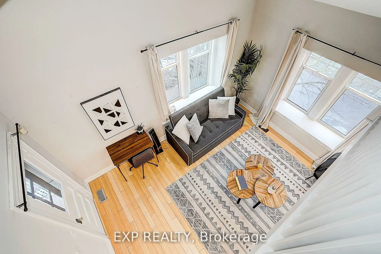 12, Vincent, Bristol-London, Newmarket