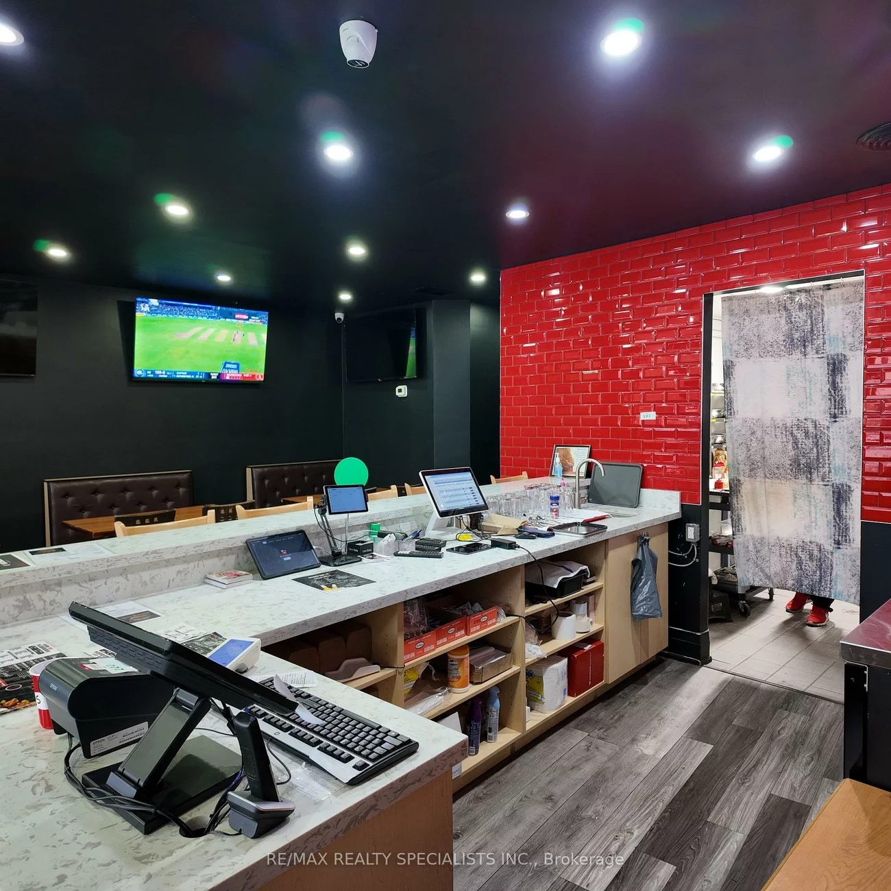 540, Davis, Central Newmarket, Newmarket