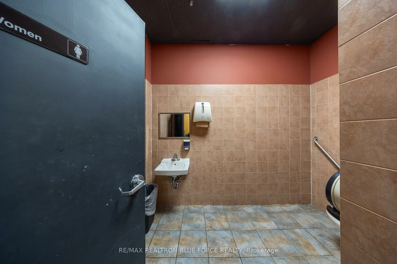 1111, Davis, Newmarket Industrial Park, Newmarket