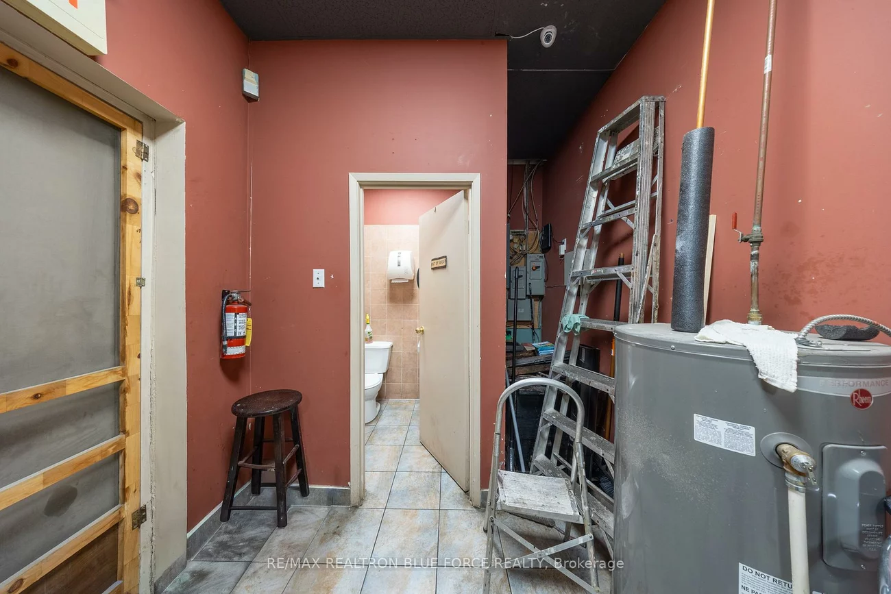 1111, Davis, Newmarket Industrial Park, Newmarket