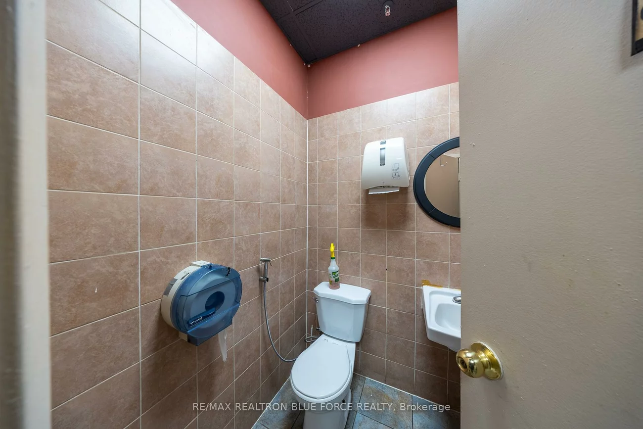 1111, Davis, Newmarket Industrial Park, Newmarket