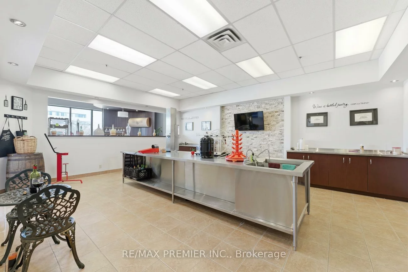 1100, Gorham, Newmarket Industrial Park, Newmarket