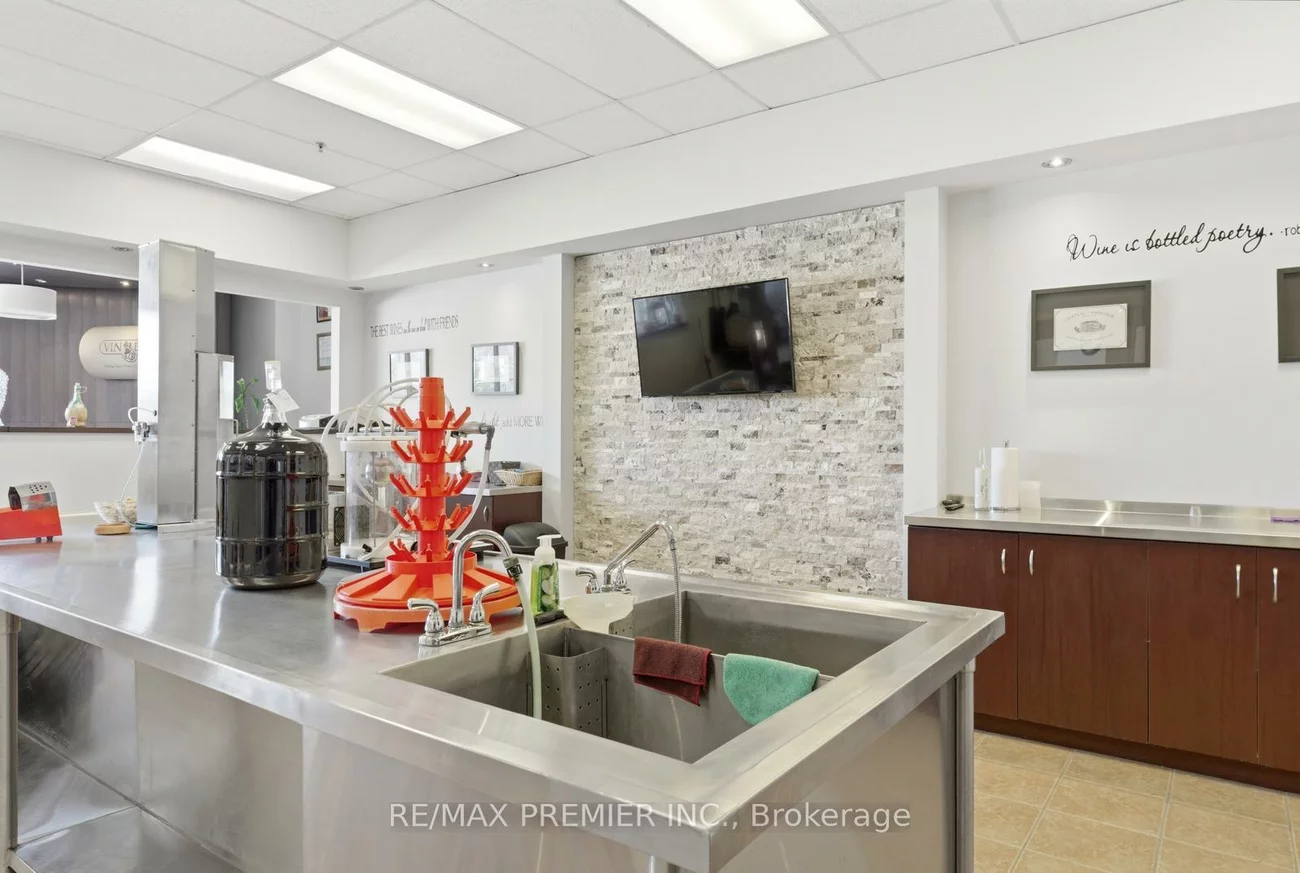 1100, Gorham, Newmarket Industrial Park, Newmarket