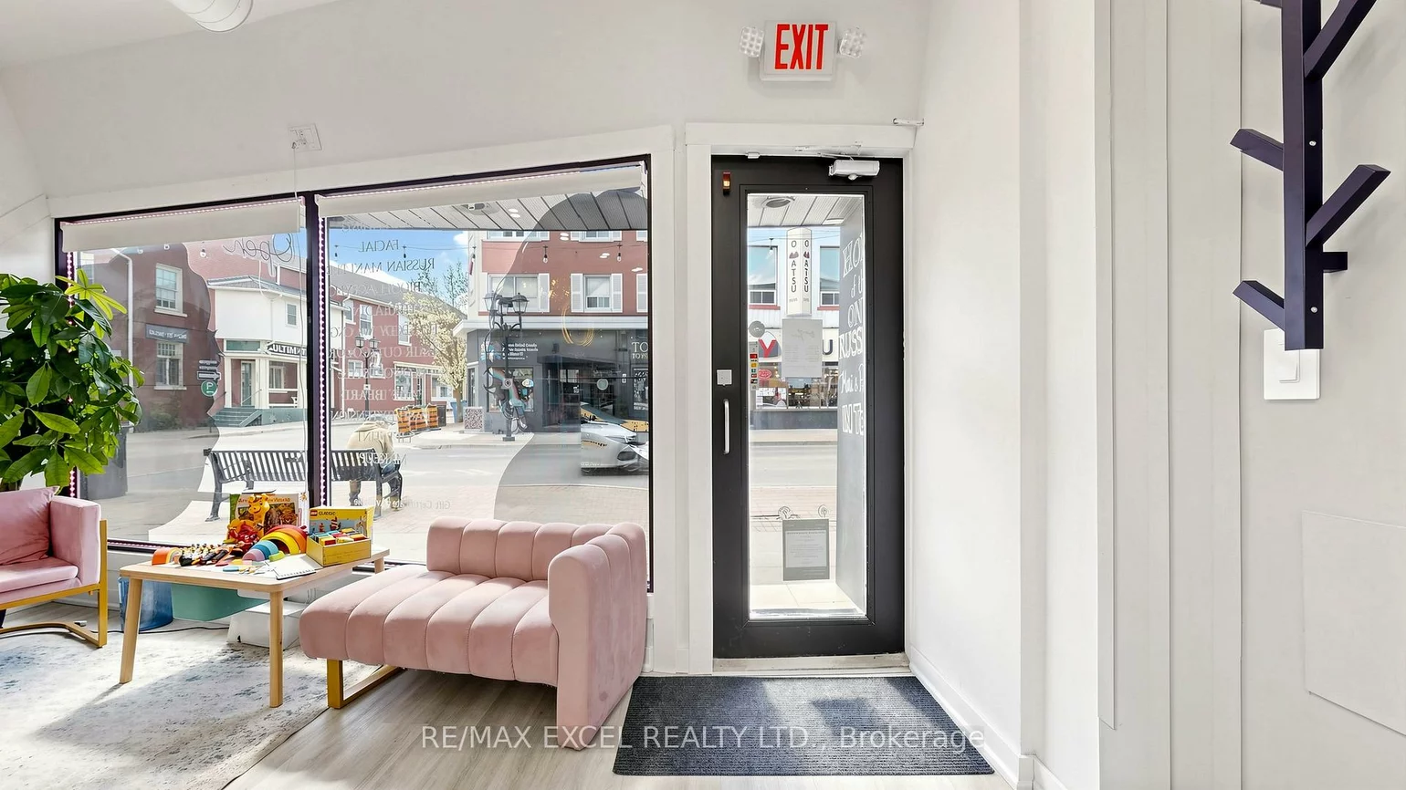 225, Main, Central Newmarket, Newmarket