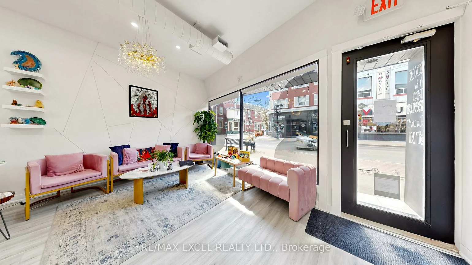 225, Main, Central Newmarket, Newmarket