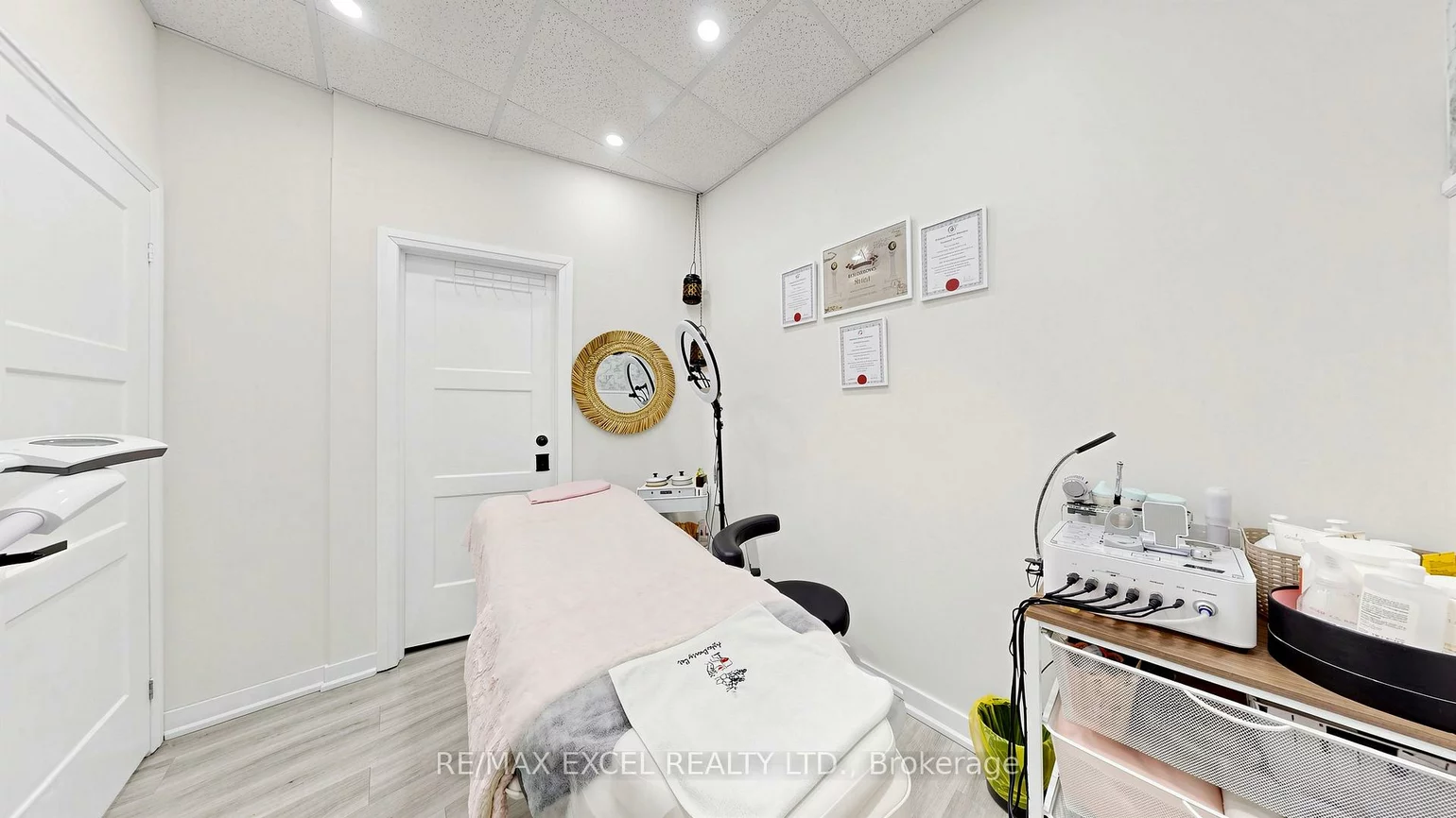 225, Main, Central Newmarket, Newmarket