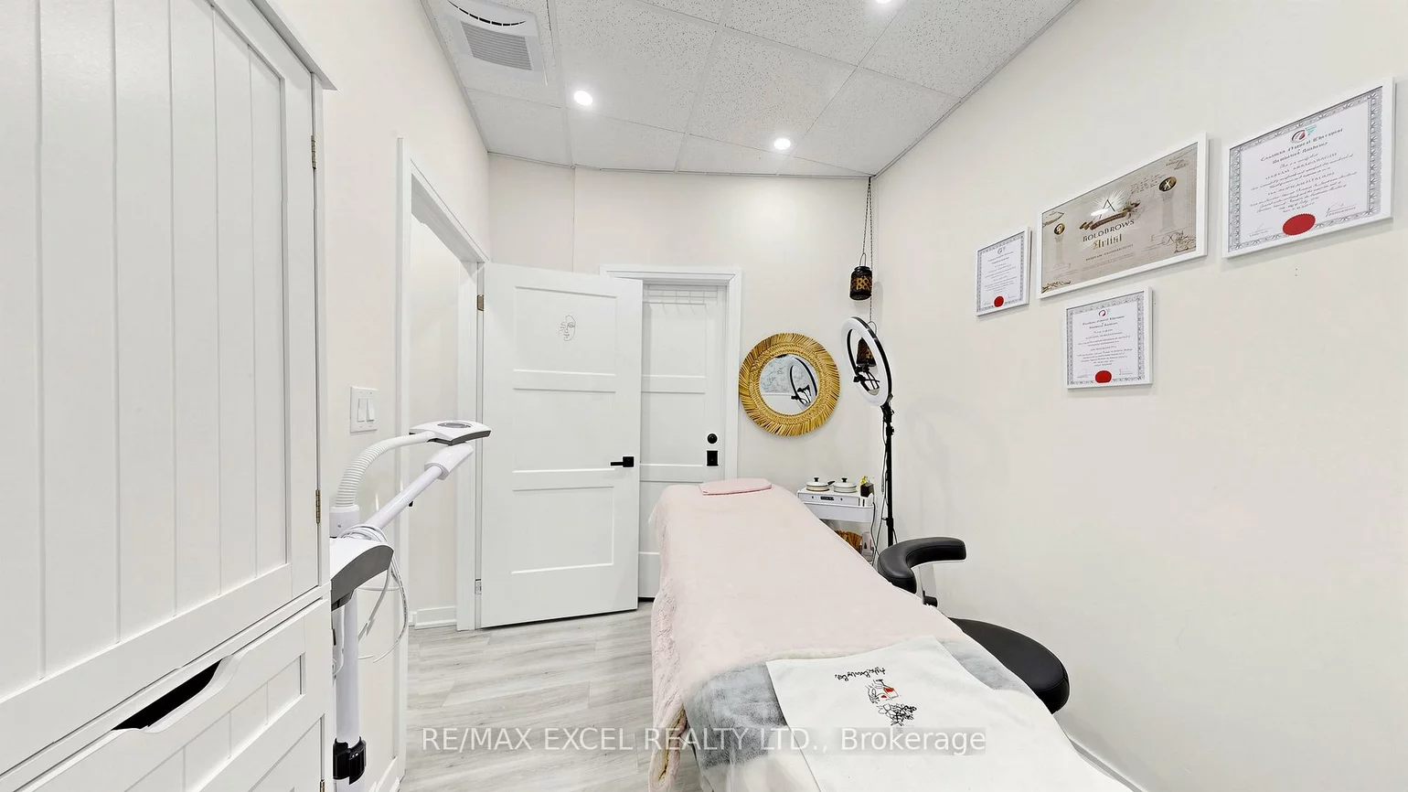 225, Main, Central Newmarket, Newmarket