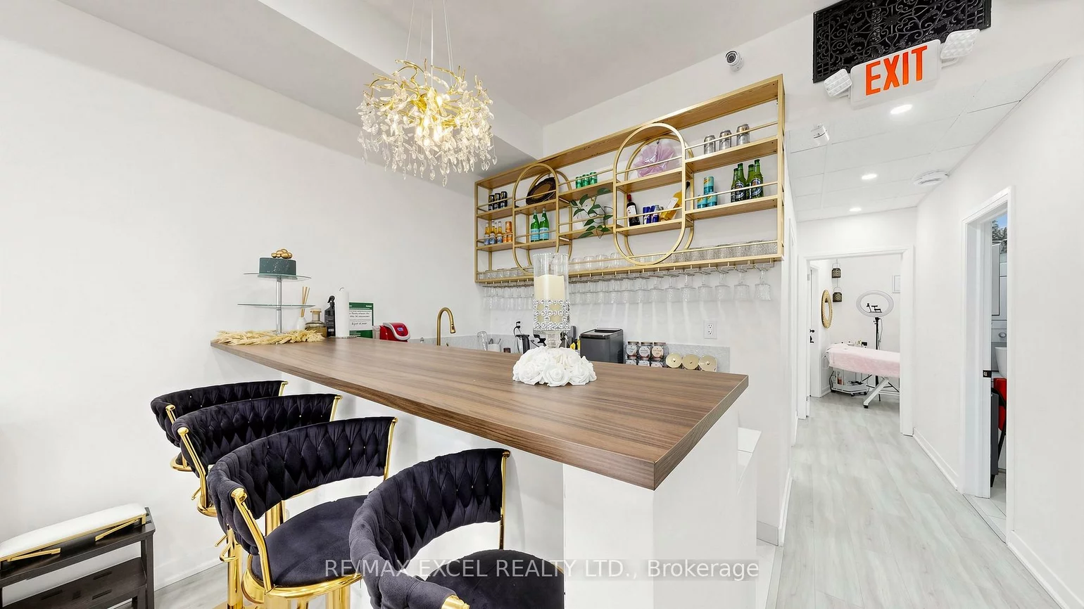 225, Main, Central Newmarket, Newmarket