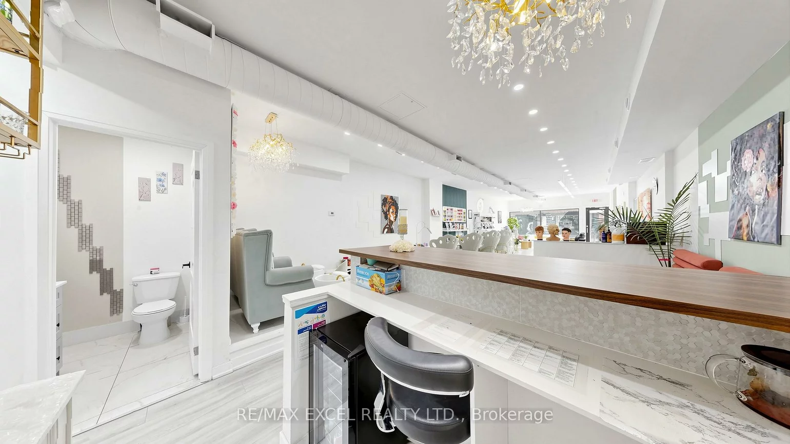 225, Main, Central Newmarket, Newmarket