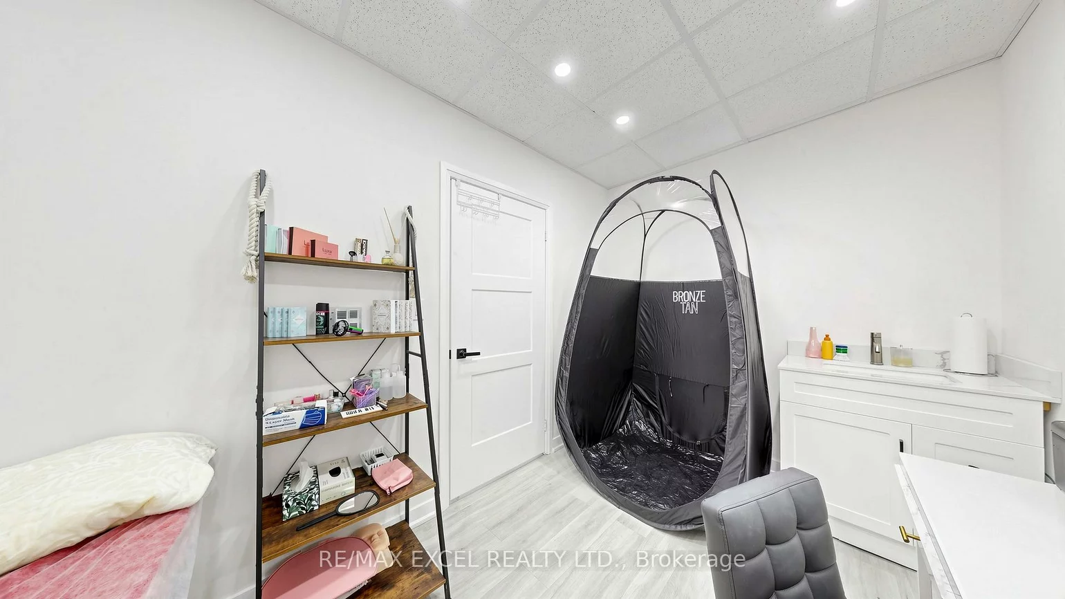 225, Main, Central Newmarket, Newmarket