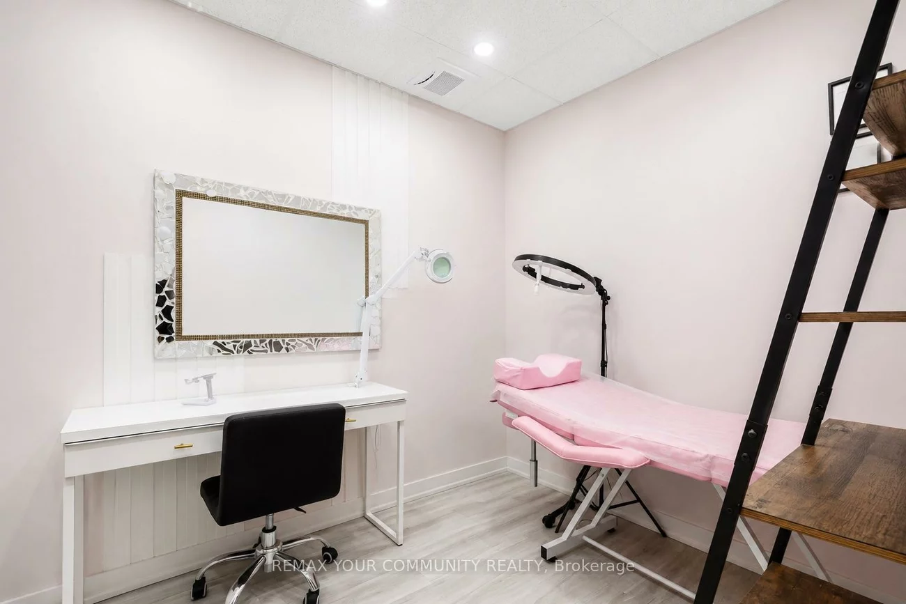 225, Main, Central Newmarket, Newmarket