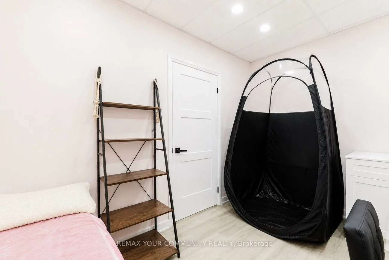 225, Main, Central Newmarket, Newmarket