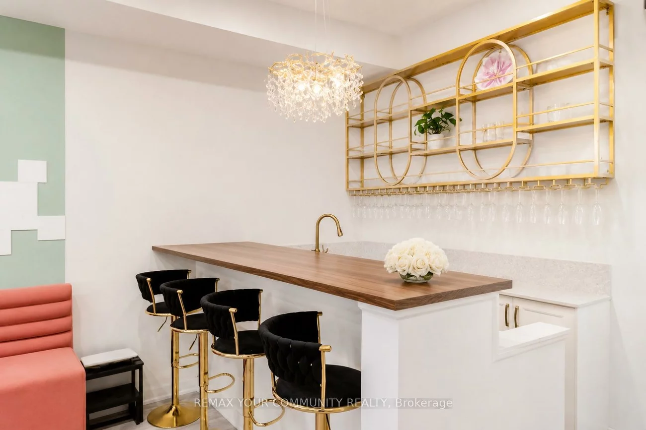 225, Main, Central Newmarket, Newmarket