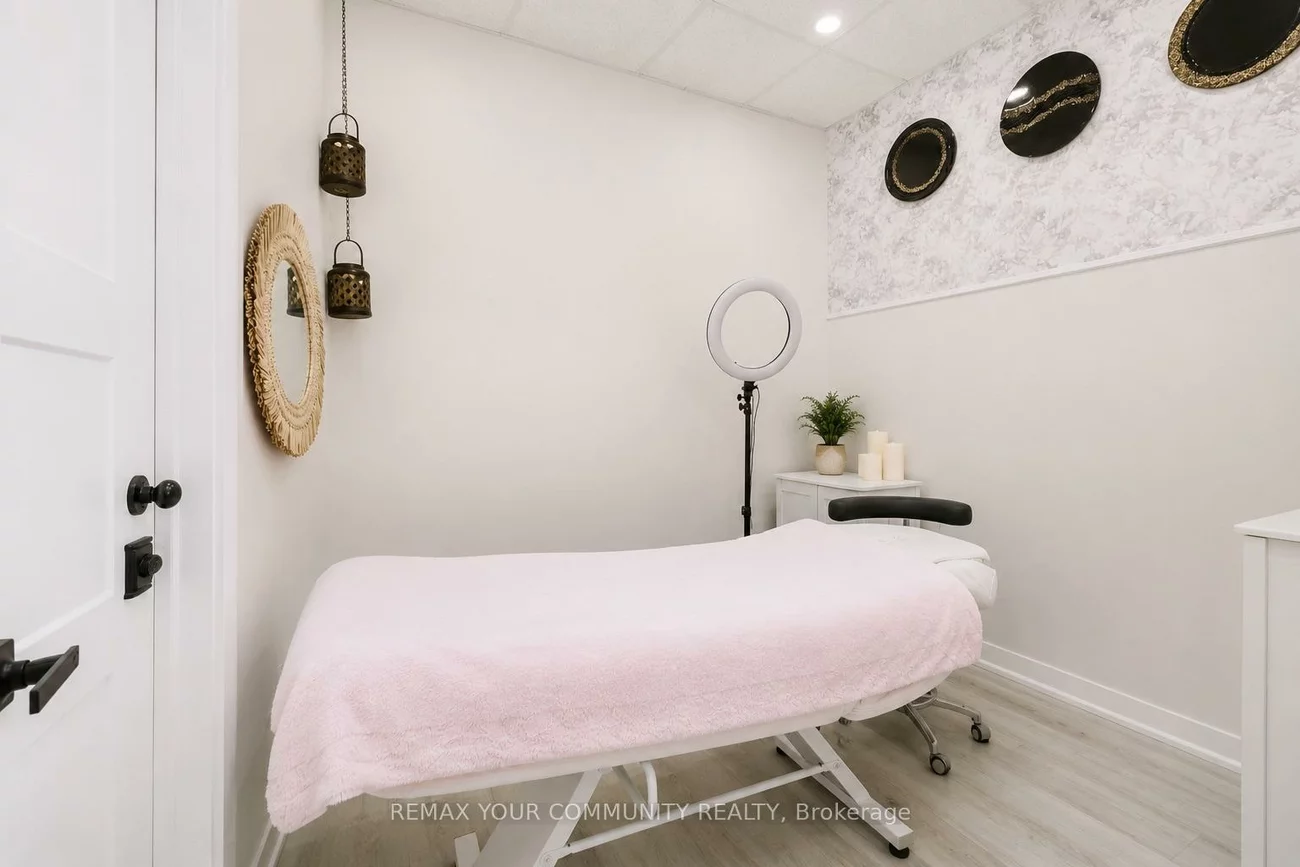 225, Main, Central Newmarket, Newmarket