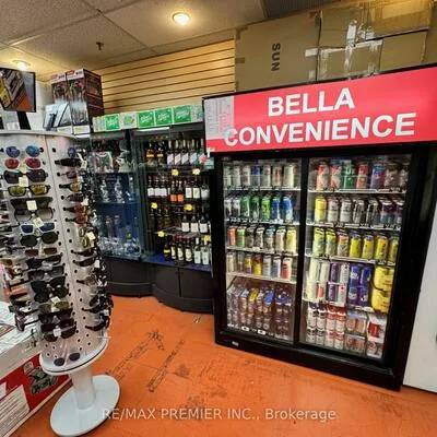1111, Davis, Central Newmarket, Newmarket